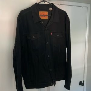 Levi’s men’s trucker jacket
